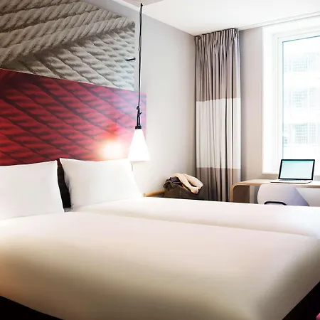 Ibis Centre Hotel 3*