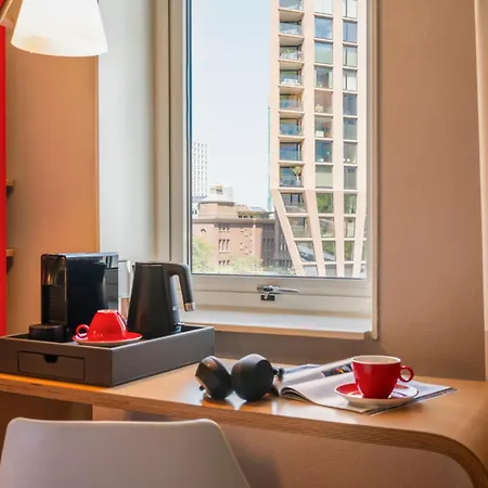 Ibis Centre Hotel 3*