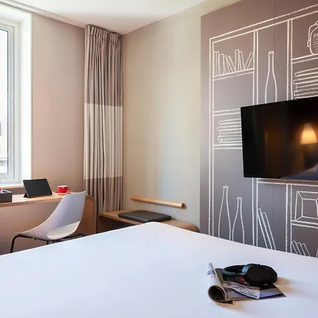 Ibis Centre 3*
