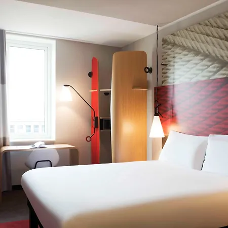 Hotel Ibis Centre 3*