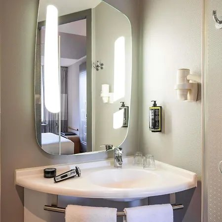 Ibis Centre Hotel 3*