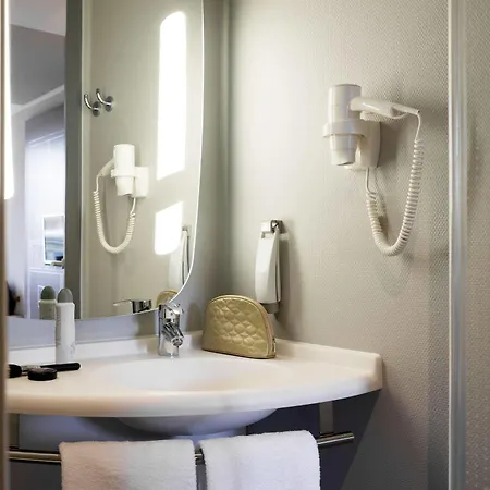 מלון Ibis Centre 3*