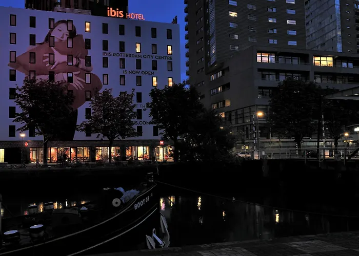 Ibis Centre Hotel 3*